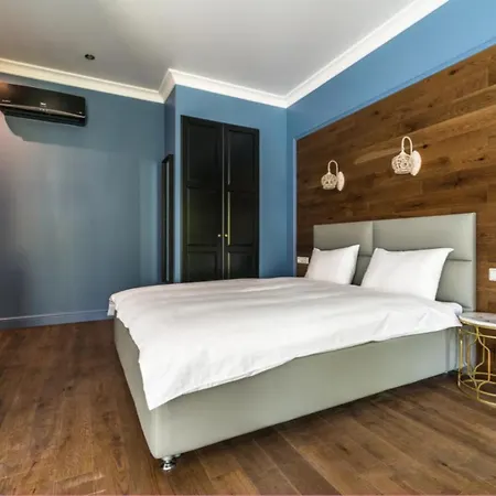 Rue De Satory Prestige